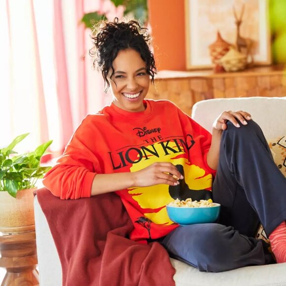 Disney The Lion King Orange Yellow Pullover Sweatshirt M - Picture 2 of 3